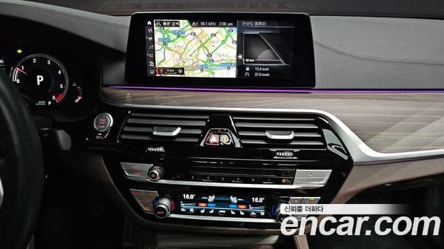 BMW 5 Series 2019 — ფოტო 12/20