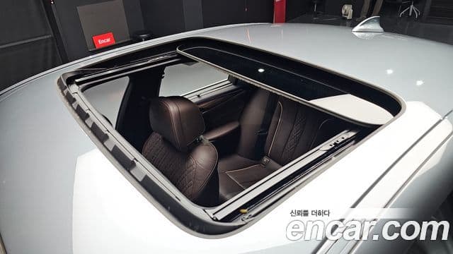 BMW 5 Series 2019 — ფოტო 15/20