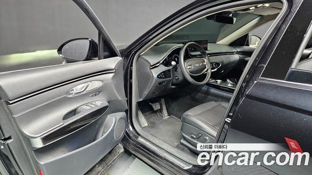 Genesis GV70 2022 — Şəkil 10/20
