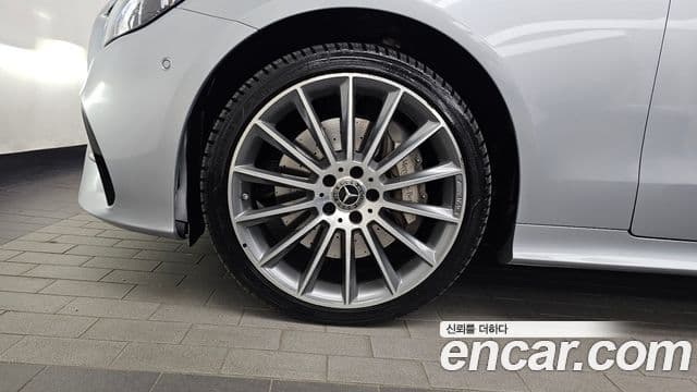 Mercedes-Benz E-Class 2023 — ფოტო 1/34