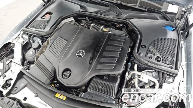 Mercedes-Benz E-Class 2023 — ფოტო 23/34