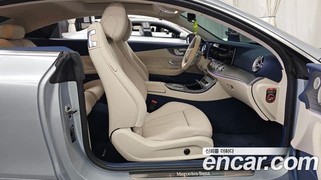 Mercedes-Benz E-Class 2023 — ფოტო 25/34