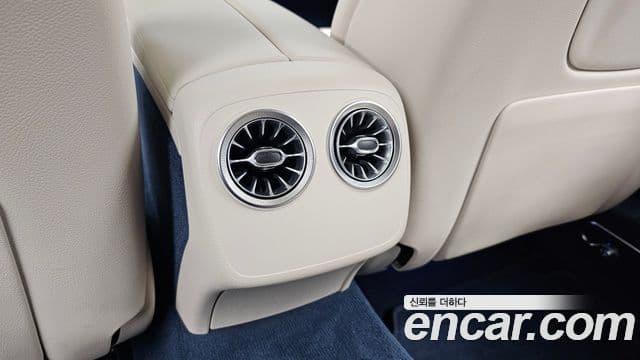 Mercedes-Benz E-Class 2023 — ფოტო 21/34