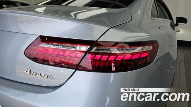Mercedes-Benz E-Class 2023 — ფოტო 19/34