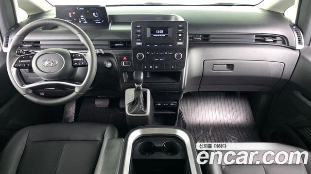 Hyundai Staria 2021 — Фото 7/20
