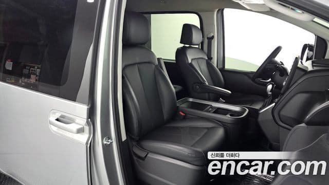 Hyundai Staria 2021 — Фото 12/20