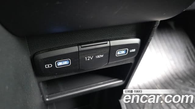 Hyundai Staria 2021 — Фото 17/20