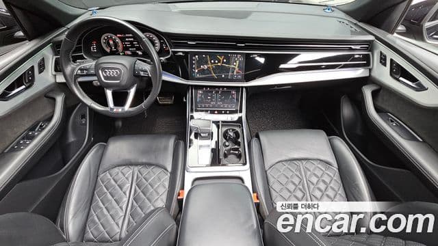Audi Q8 2021 — Photo 1/20