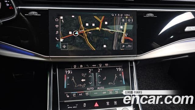 Audi Q8 2021 — Photo 6/20