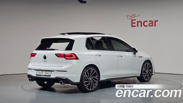 Volkswagen Golf 2024 — Şəkil 2/20