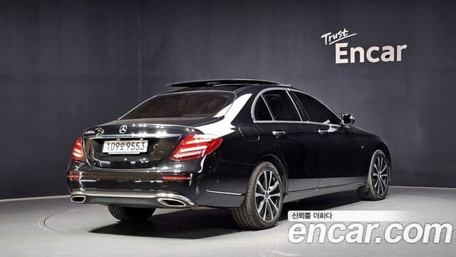 Mercedes-Benz E-Class 2019 — Şəkil 2/20