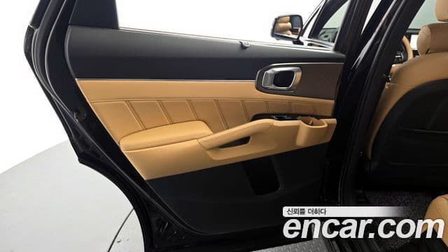 Kia Sorento 2021 — Photo 2/36