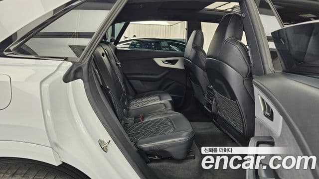 Audi Q7 2023 — Şəkil 12/20