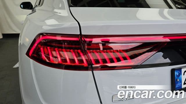 Audi Q8 2023 — Photo 29/35