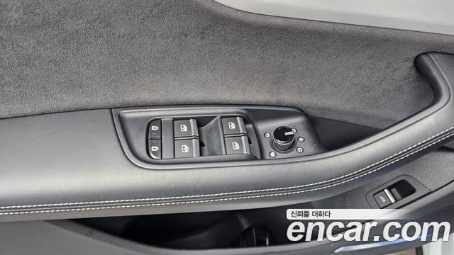 Audi Q8 2023 — Photo 26/35