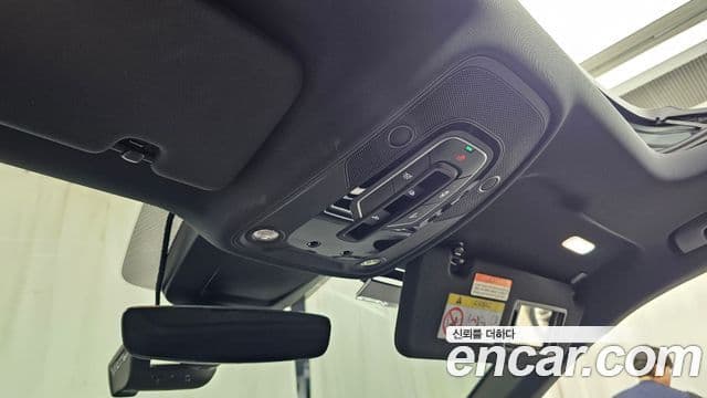 Audi Q8 2023 — Photo 8/35
