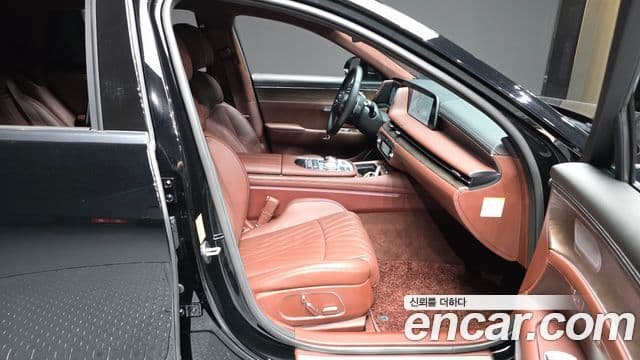 Genesis G90 2023 — Photo 10/20