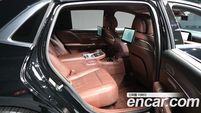 Genesis G90 2023 — Photo 17/20