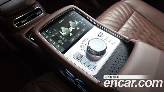 Genesis G90 2023 — Photo 4/20