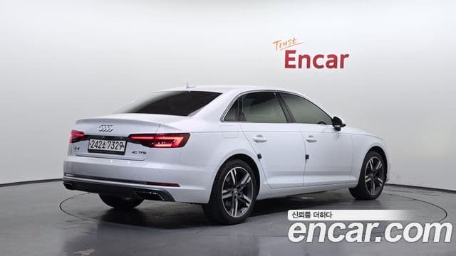 Audi A4 2019 — ფოტო 2/20