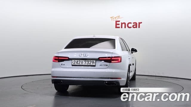 Audi A4 2019 — ფოტო 4/20