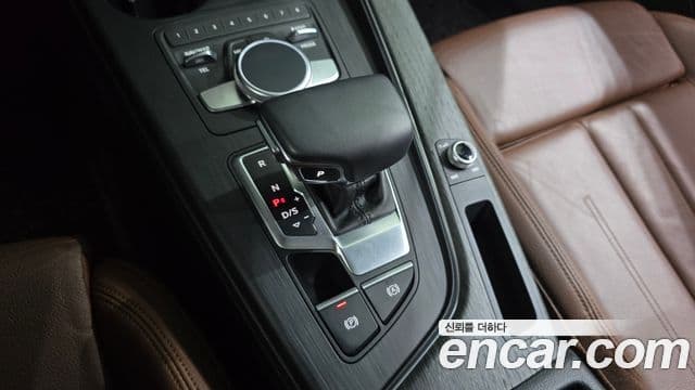 Audi A4 2019 — ფოტო 9/20