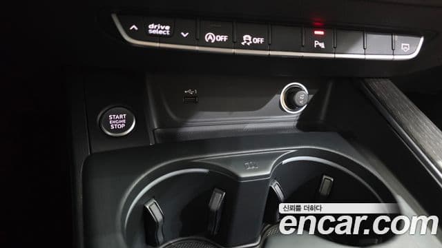 Audi A4 2019 — ფოტო 13/20