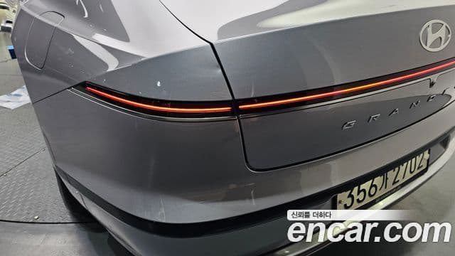 Hyundai Grandeur Hybrid 2023 — ფოტო 1/30