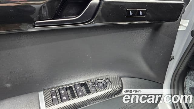 Hyundai Grandeur Hybrid 2023 — ფოტო 14/30