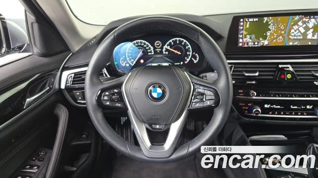 BMW 5 Series 2019 — Фото 13/20