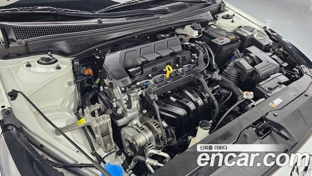 Hyundai Avante 2021 — ფოტო 6/20