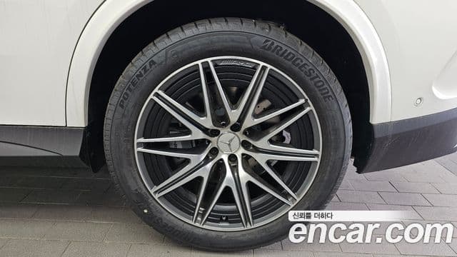 Mercedes-Benz GLC-Class 2025 — Photo 5/35