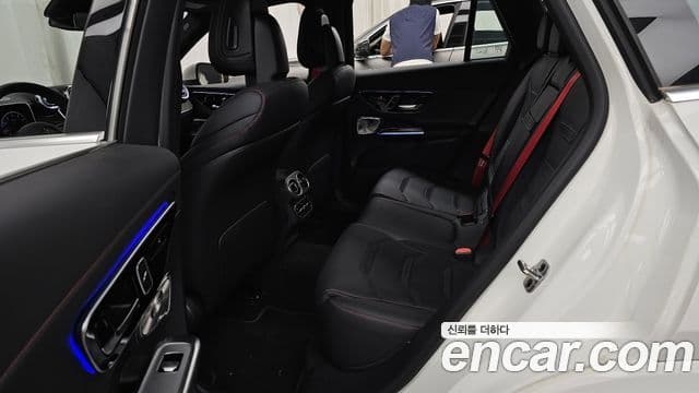 Mercedes-Benz GLC-Class 2025 — Photo 29/35