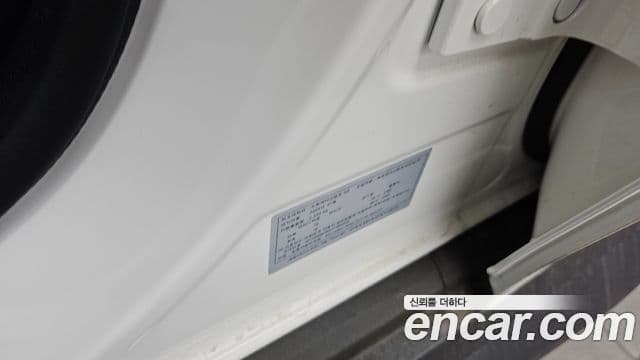 Mercedes-Benz GLC-Class 2025 — Photo 7/35