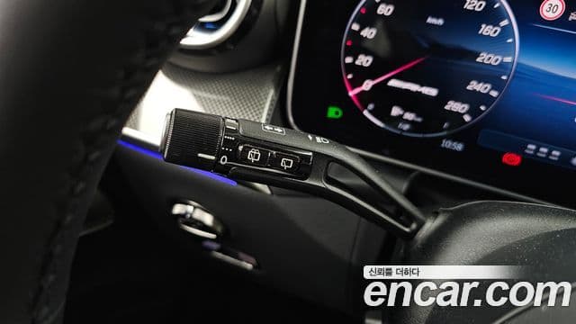 Mercedes-Benz GLC-Class 2025 — Photo 12/35
