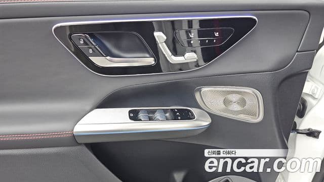 Mercedes-Benz GLC-Class 2025 — Photo 20/35