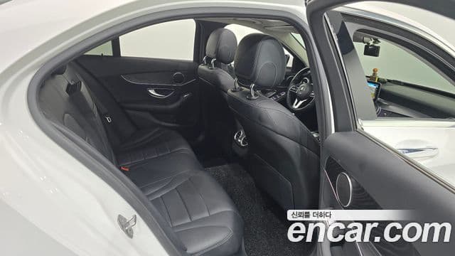 Mercedes-Benz C-Class 2019 — Şəkil 11/20