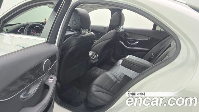Mercedes-Benz C-Class 2019 — Şəkil 12/20