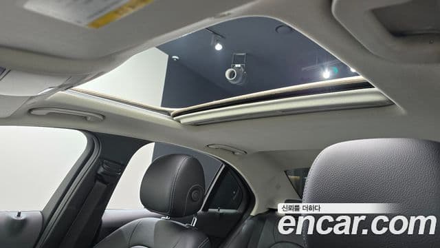 Mercedes-Benz C-Class 2019 — Şəkil 17/20