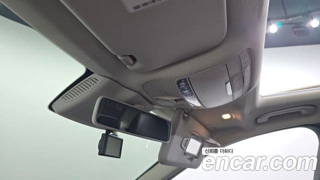Mercedes-Benz C-Class 2019 — Şəkil 19/20