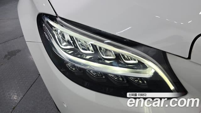 Mercedes-Benz C-Class 2019 — Photo 21/30