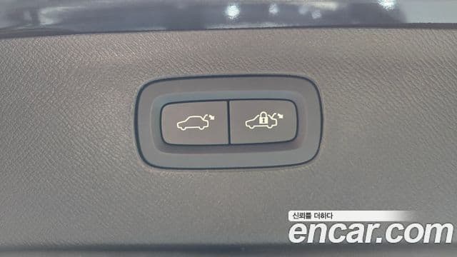 Volvo XC90 2022 — Photo 25/37