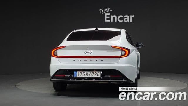 Hyundai Sonata 2022 — ფოტო 4/20