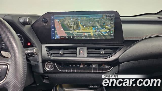 Lexus UX250h 2023 — Şəkil 12/20
