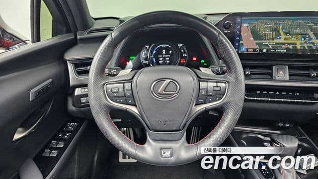 Lexus UX250h 2023 — Şəkil 13/20