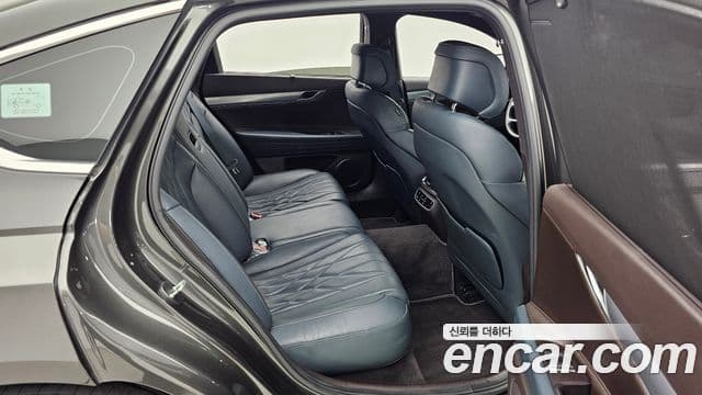 Genesis Electrified G80 2022 — Şəkil 12/20
