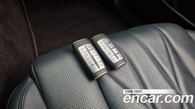 Genesis Electrified G80 2022 — Şəkil 19/20