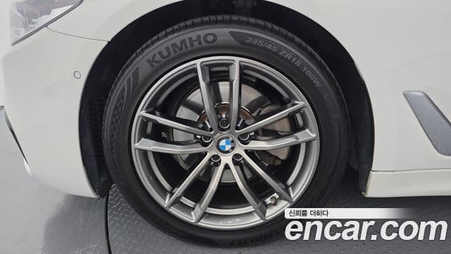 BMW 5 Series 2019 — Photo 20/20