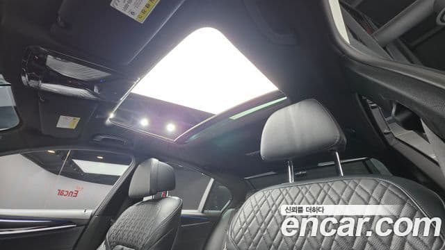 BMW 5 Series 2019 — Photo 7/20