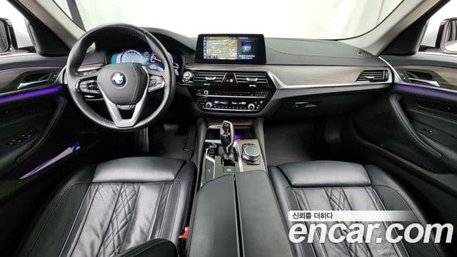 BMW 5 Series 2018 — ფოტო 7/20